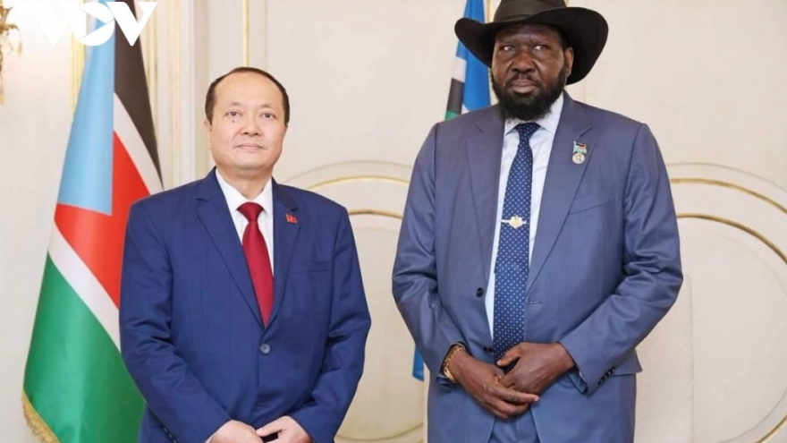 South Sudan aspires to push all-around cooperation with Vietnam